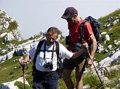 27 Piero e Mauri in salita verso la cima